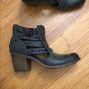 Roxy booties